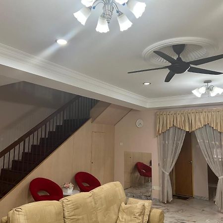 D'Lestari Homestay Seri Kembangan Eksteriør bilde