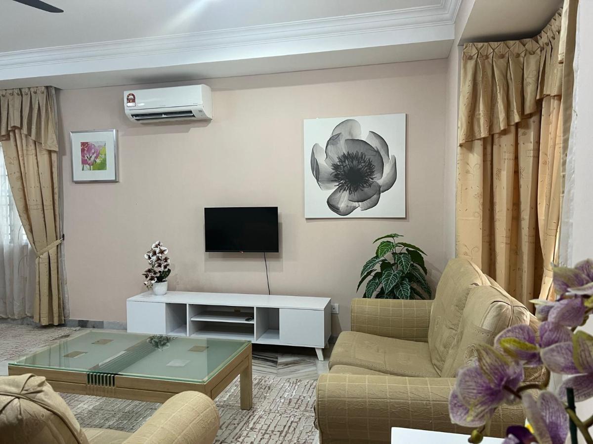 D'Lestari Homestay Seri Kembangan Eksteriør bilde