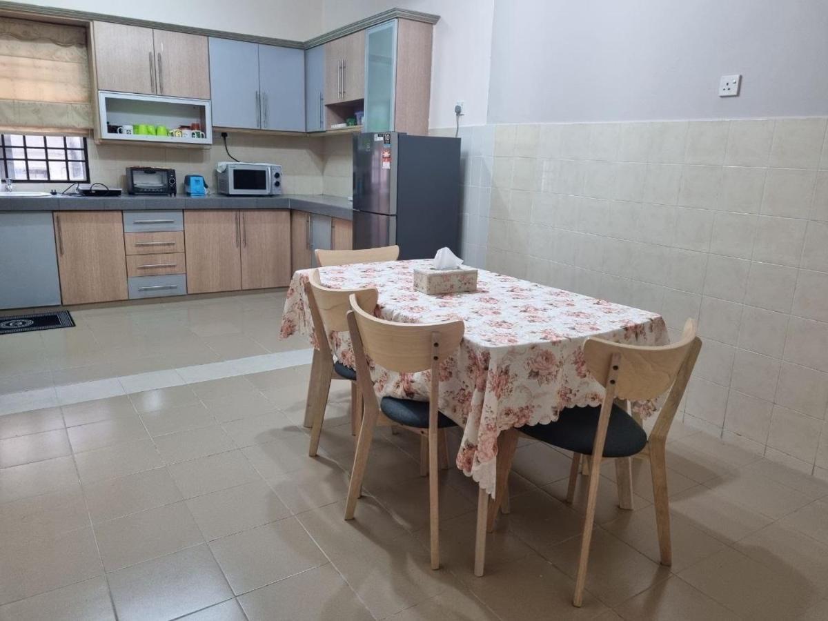 D'Lestari Homestay Seri Kembangan Eksteriør bilde